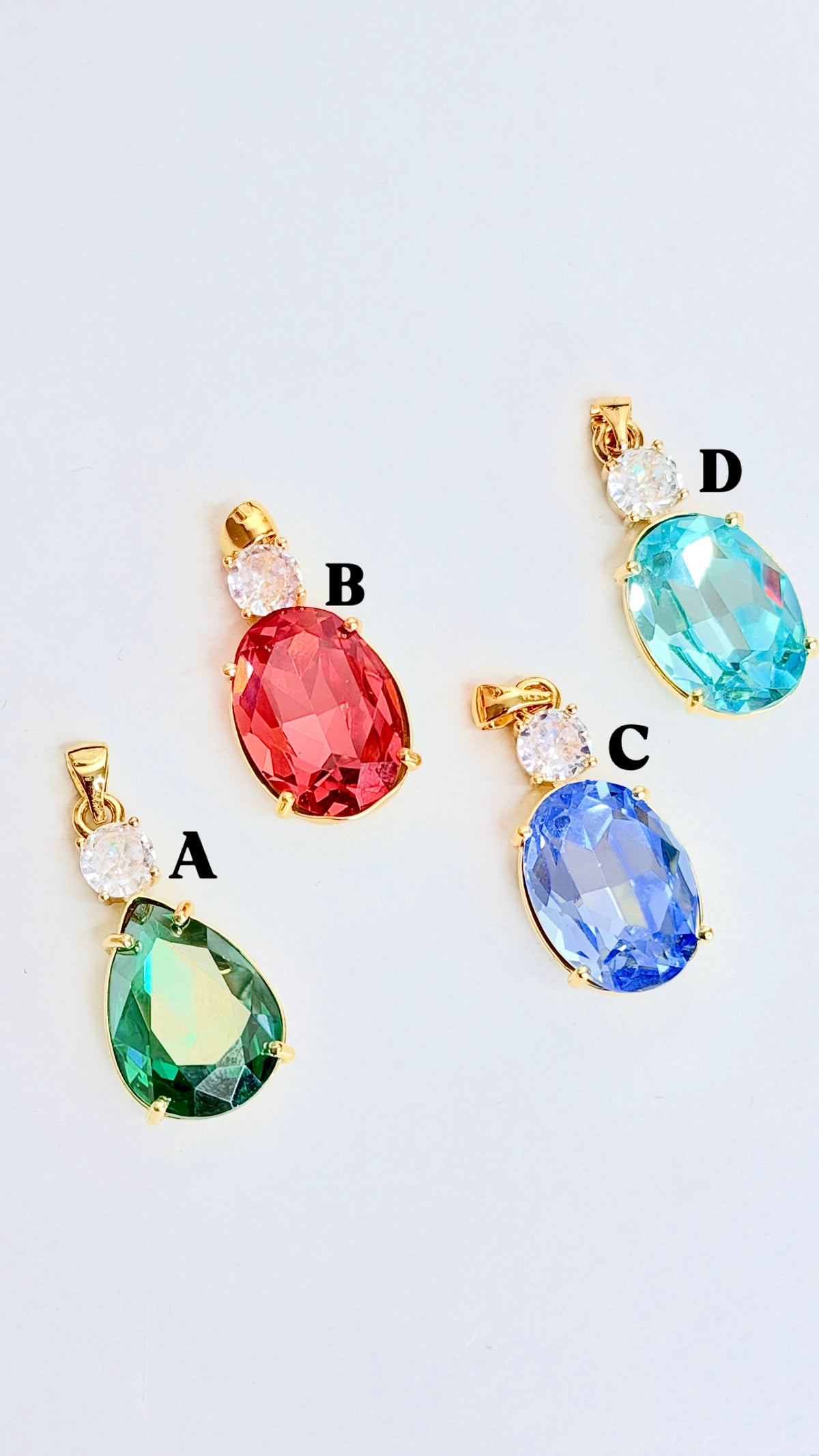 Queen Drop Charm (no traen cadena)