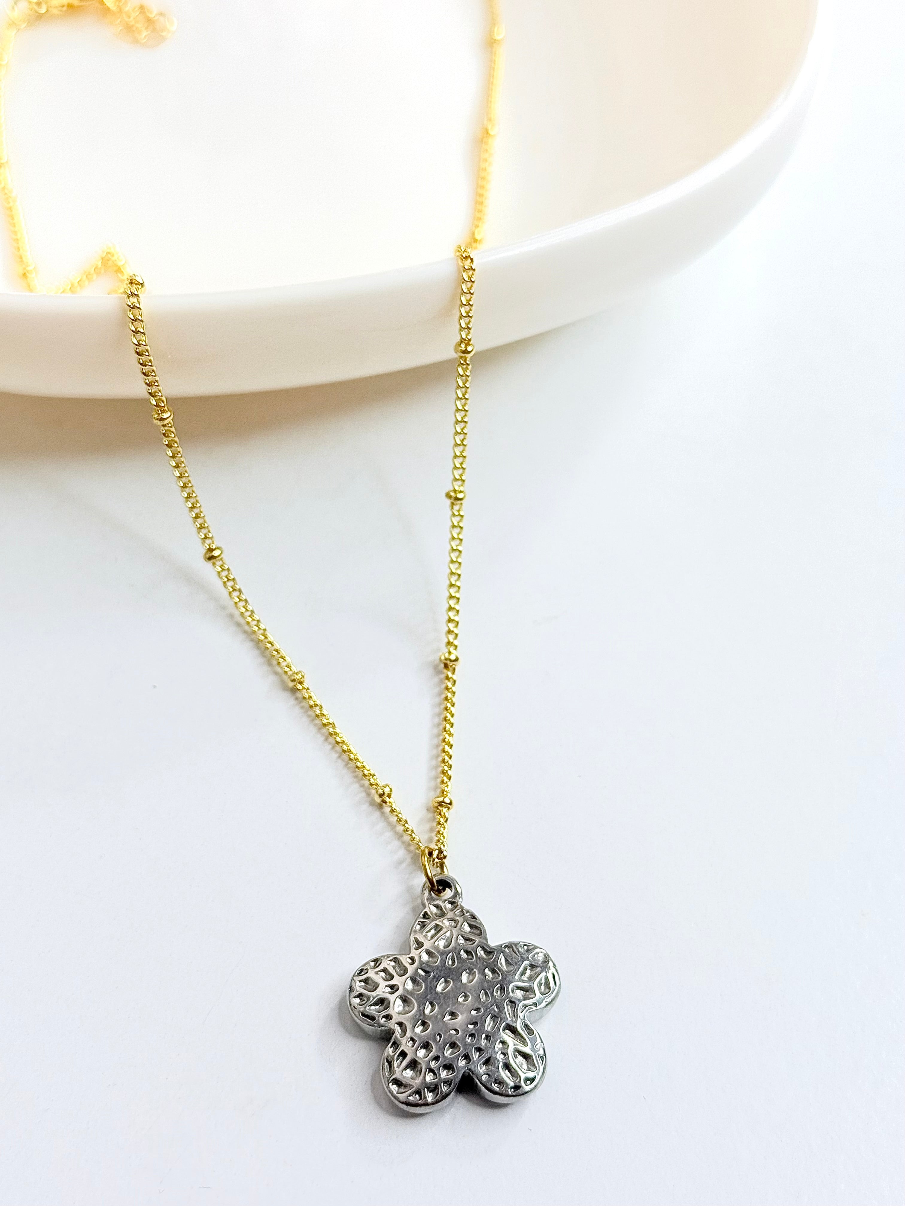DAS NECKLACE 129