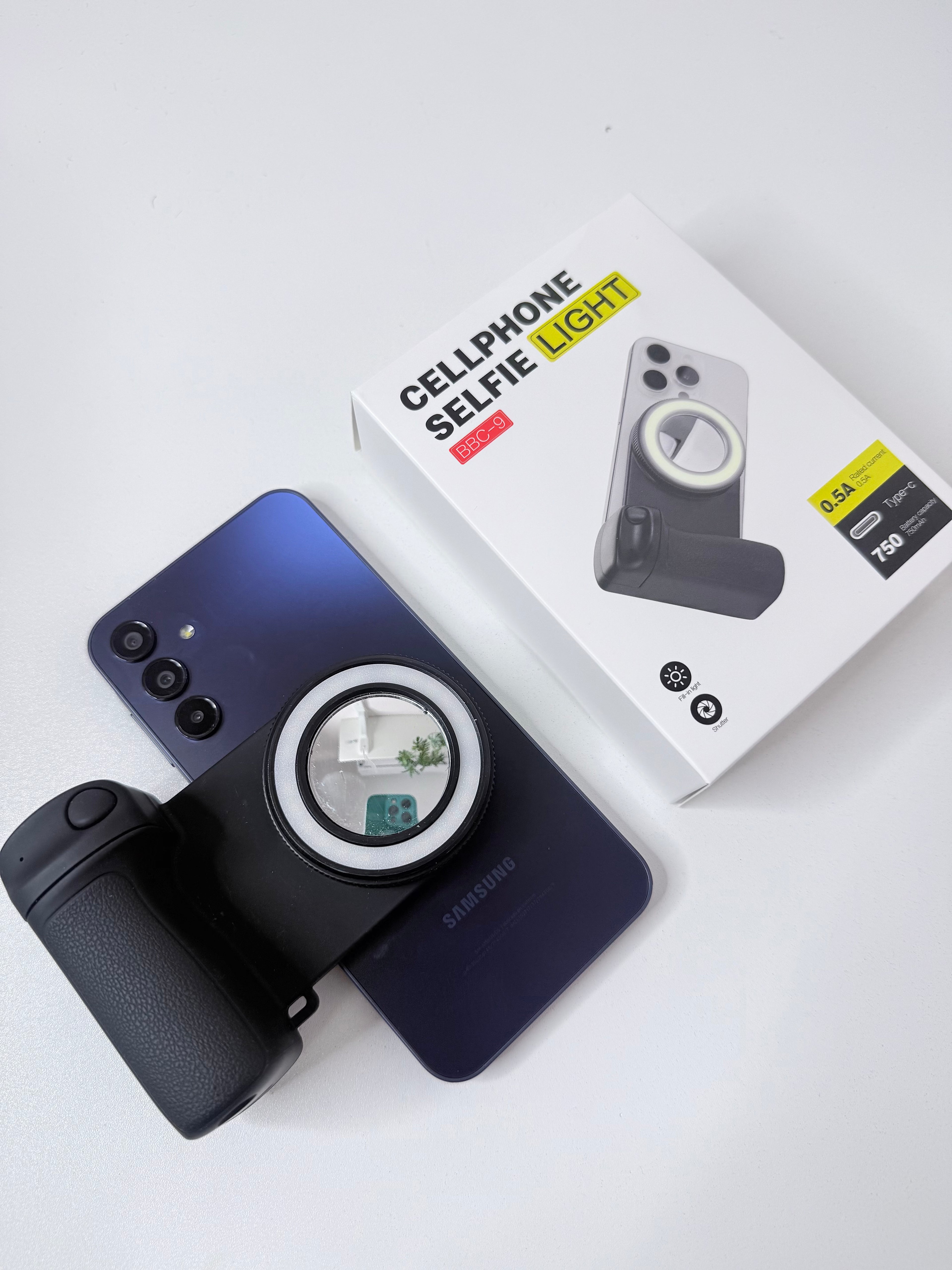 Phone Grip/ Selfie Light