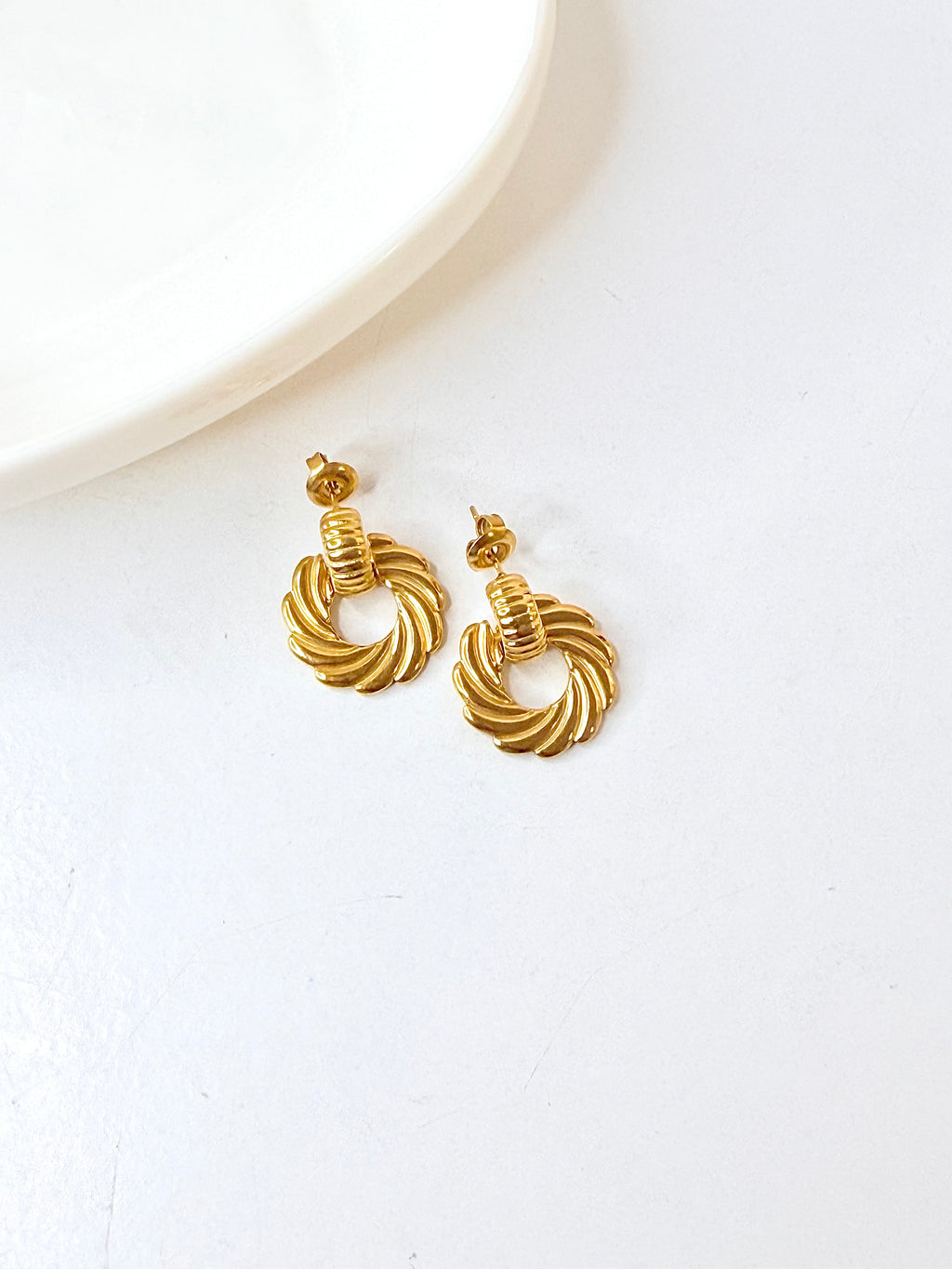 Das Earrings 002