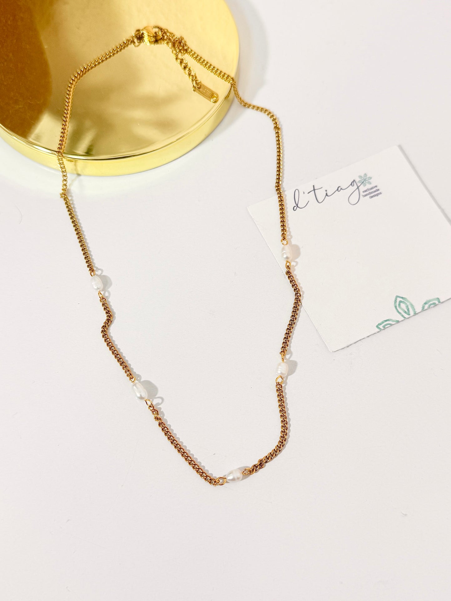 Single Chain & Pearl Necklace