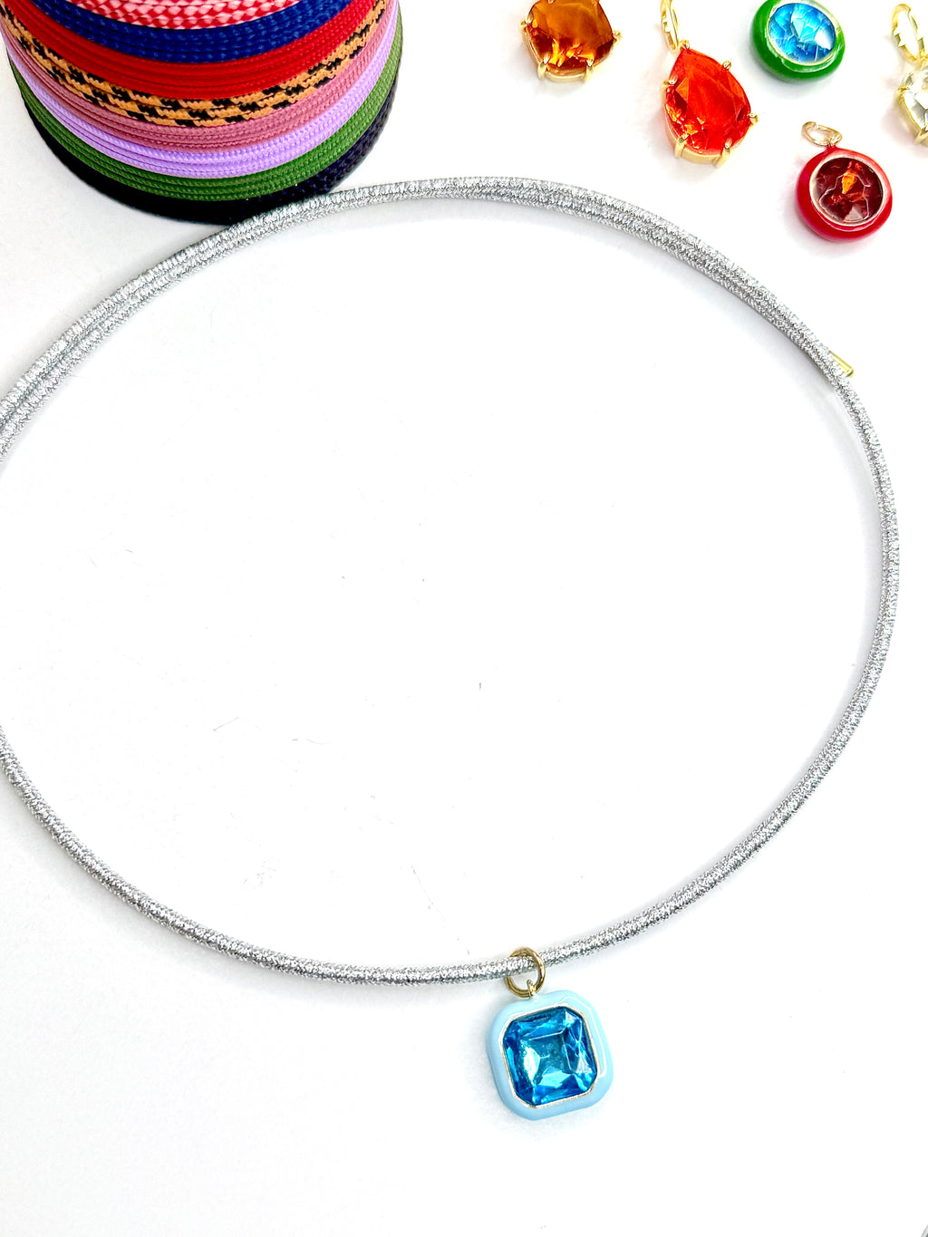 Magnetic Cord Necklace (se venden por separado)