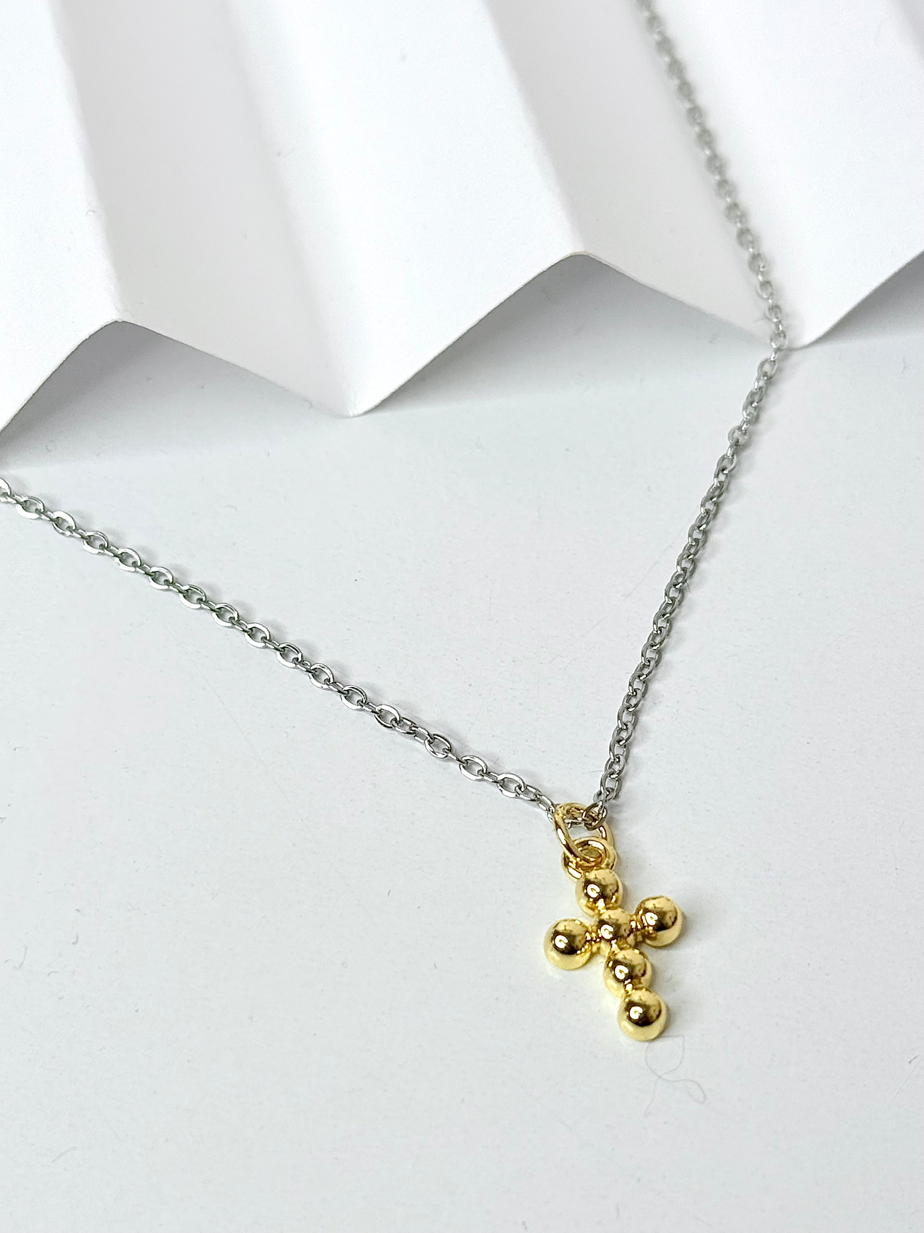 Mini Cruz dos tonos Necklace