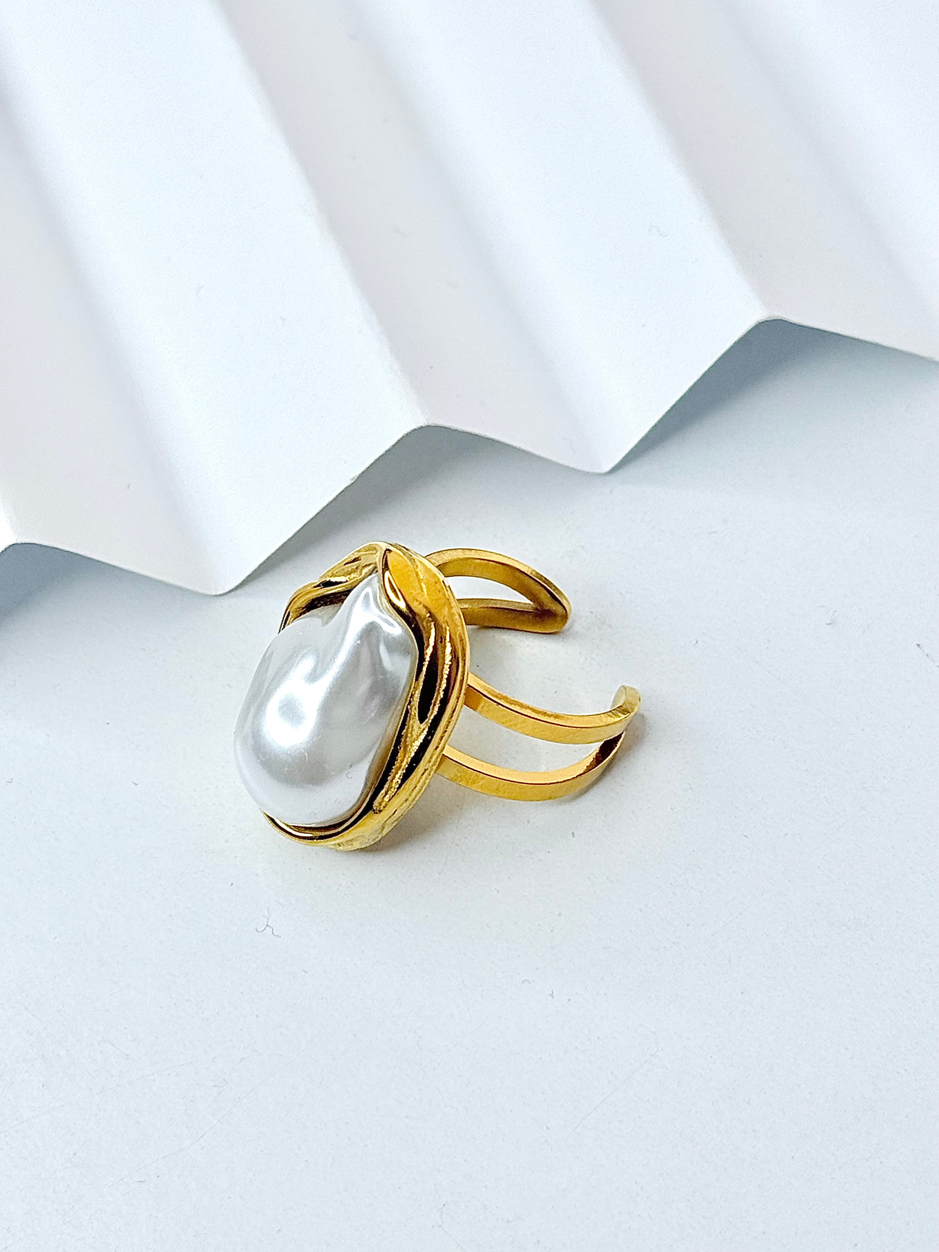 Big Pearl Ring