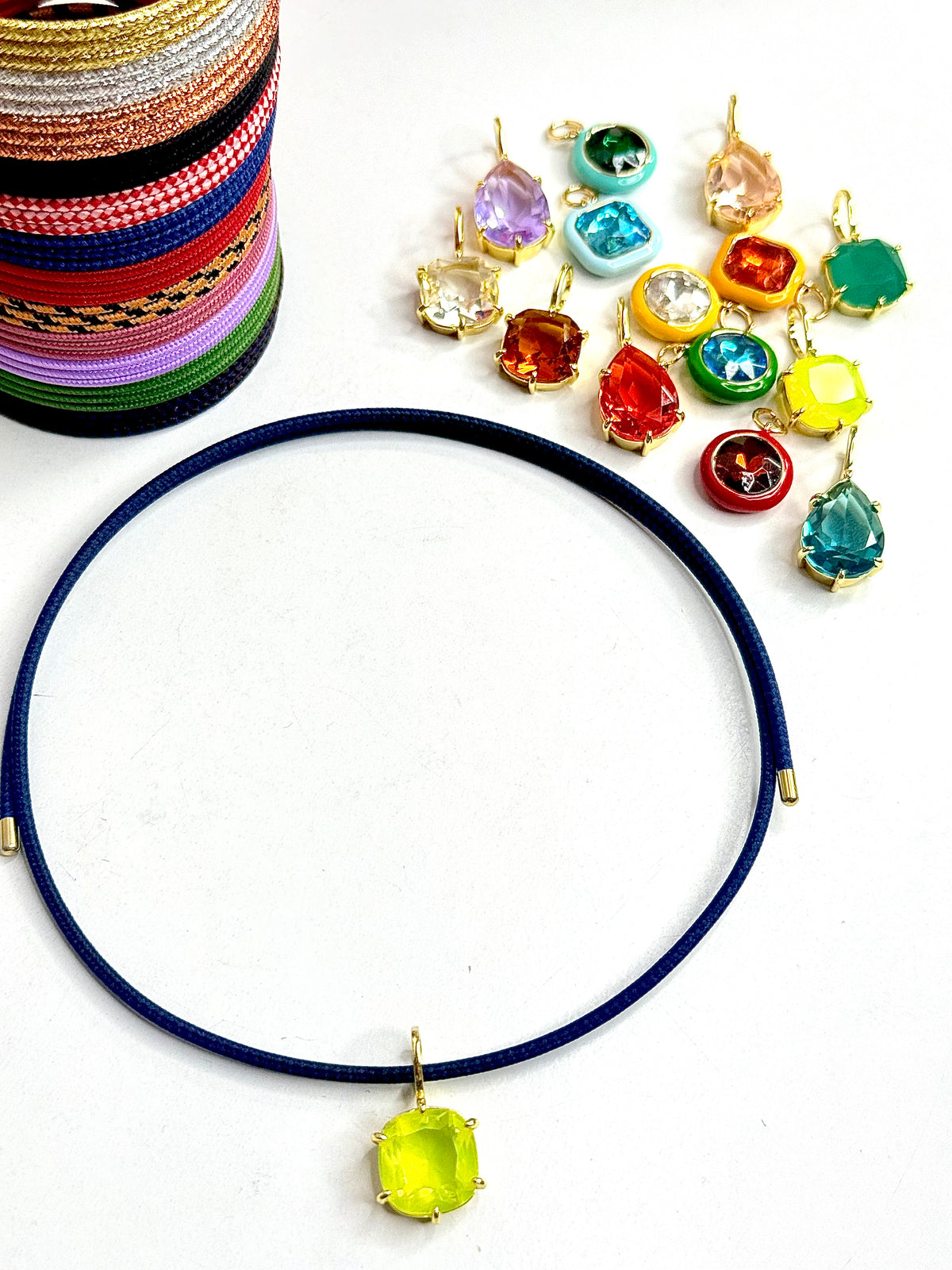 Magnetic Cord Necklace (se venden por separado)