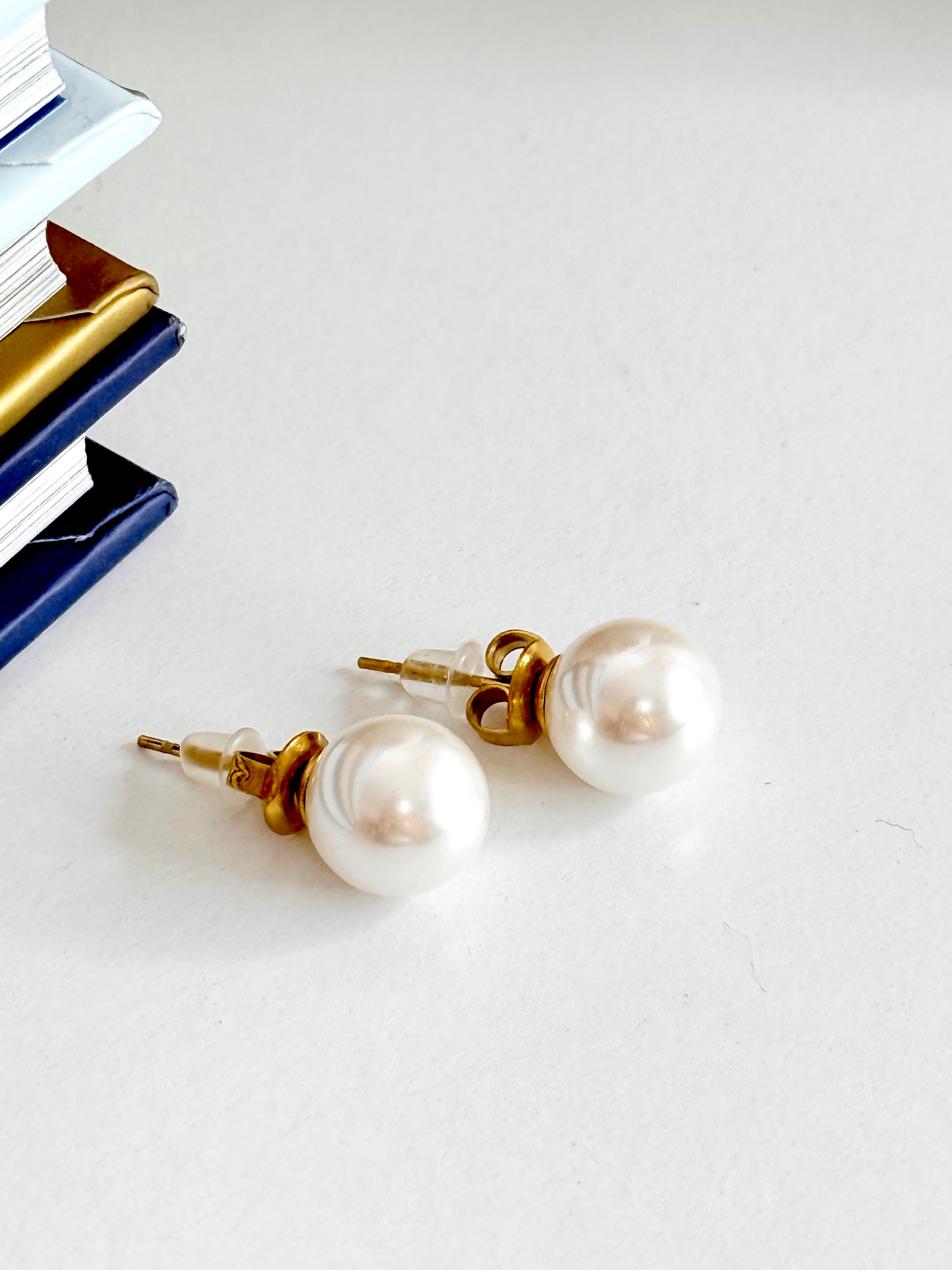 Alena Pearl Stud Earrings