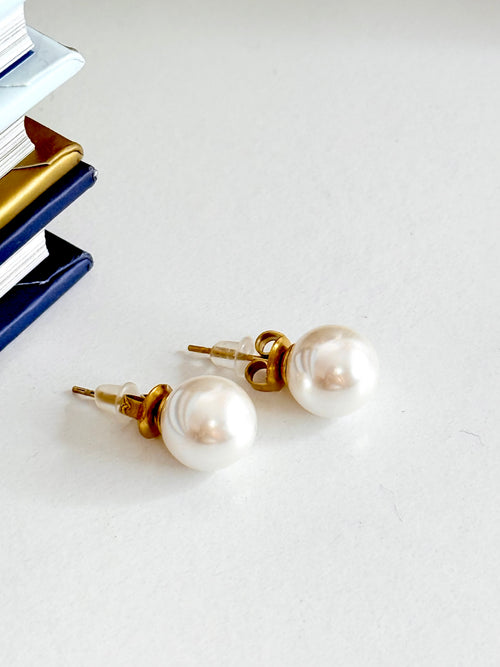 Alena singlePearl Stud Earrings