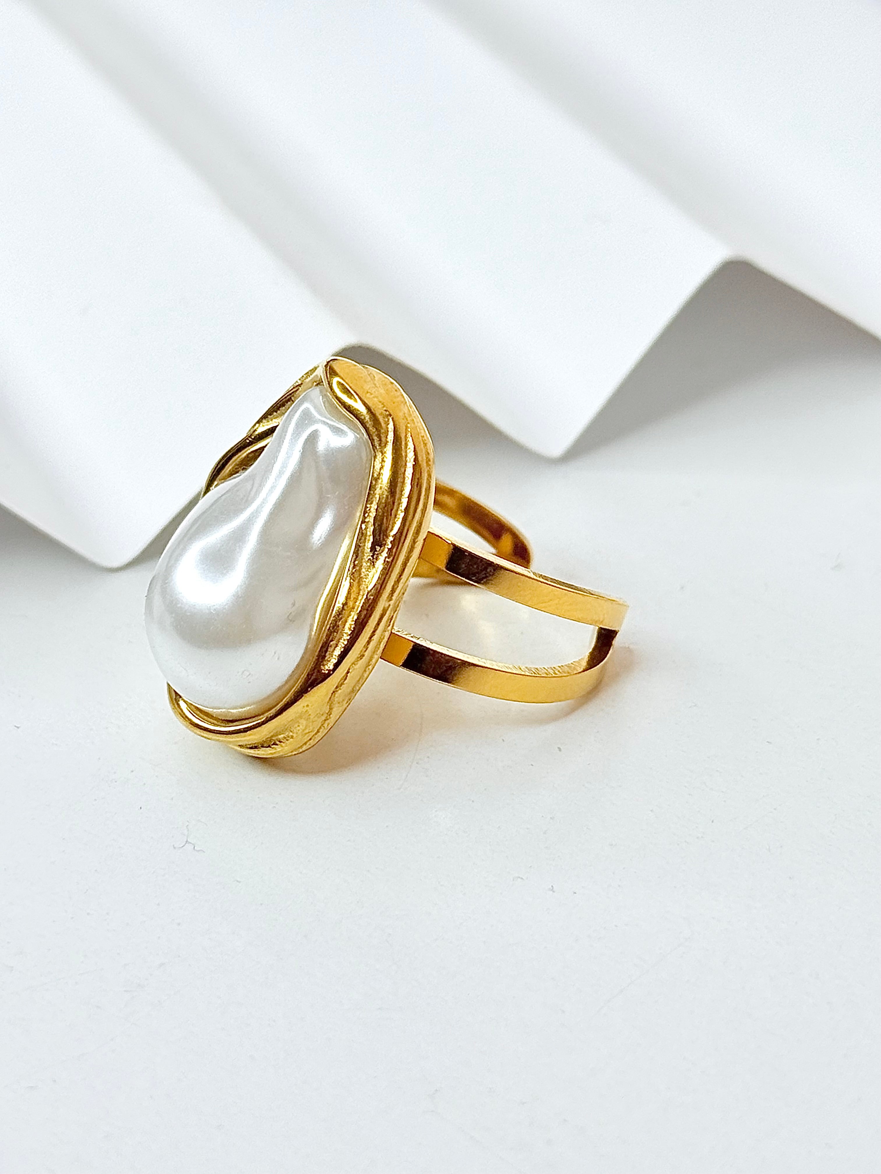 Big Pearl Ring