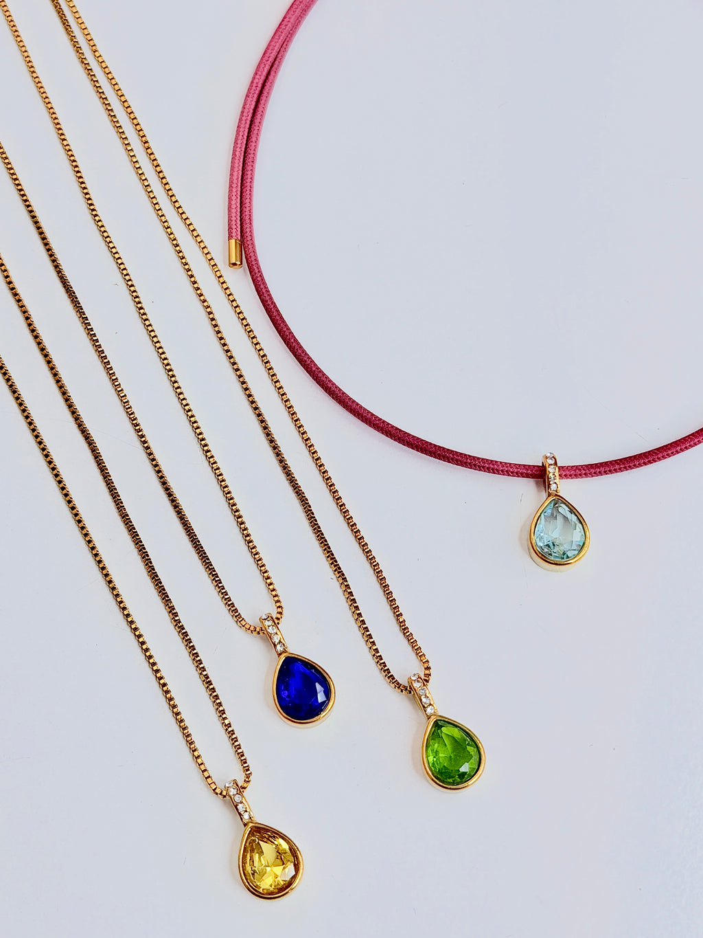 Princess Drop Necklace (vienen con cadena)