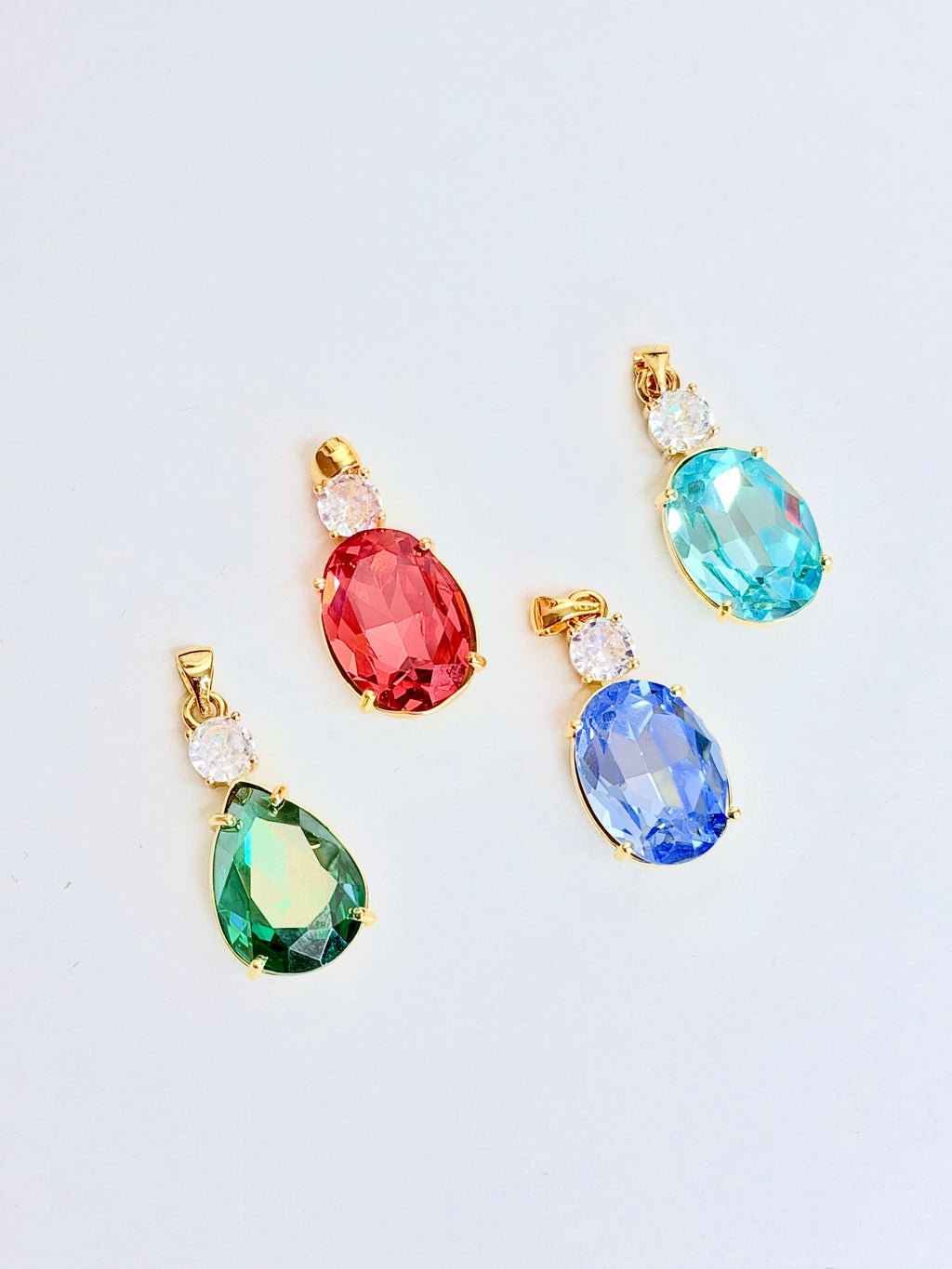 Queen Drop Charm (no traen cadena)