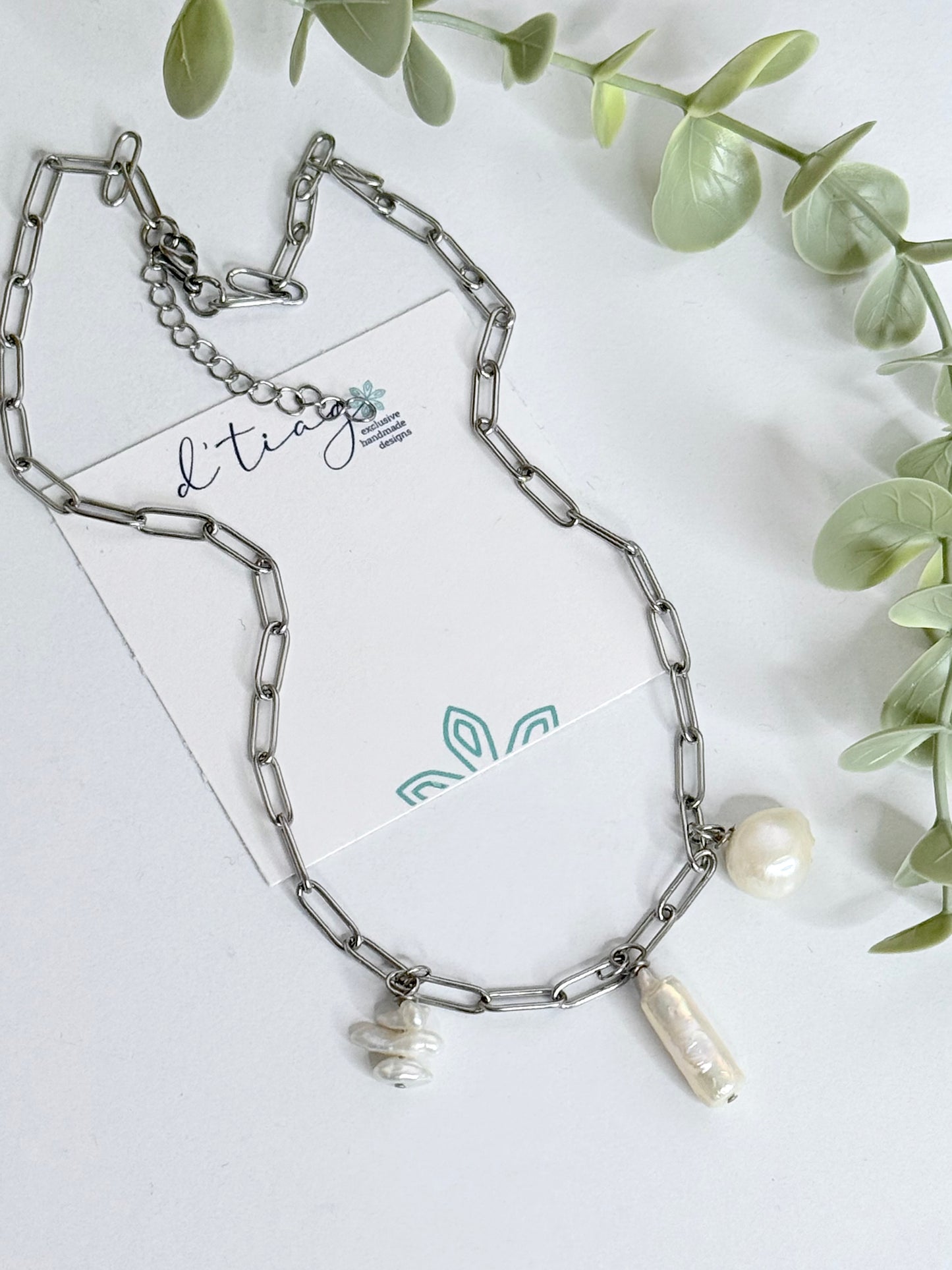 Pearl Charms Necace