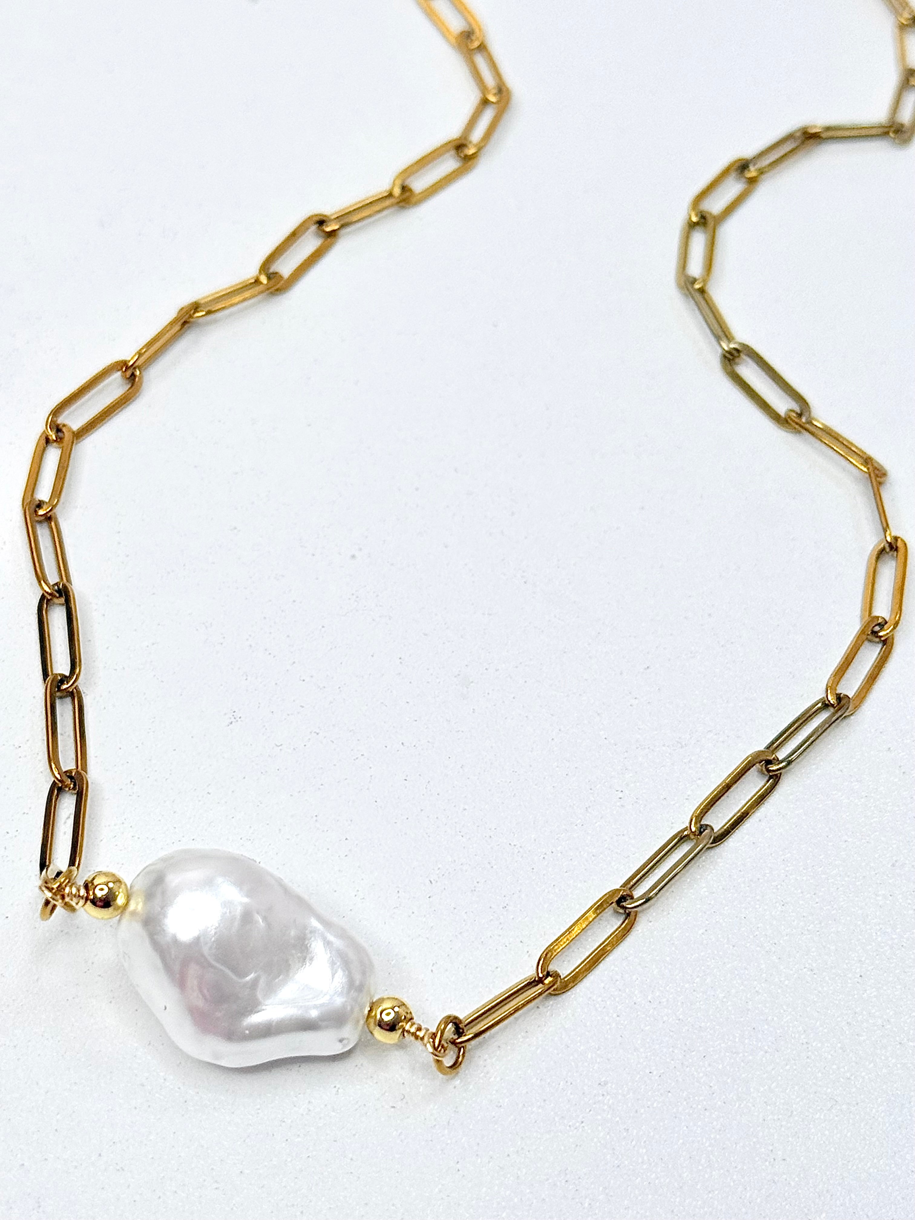 Madre Perla Necklace