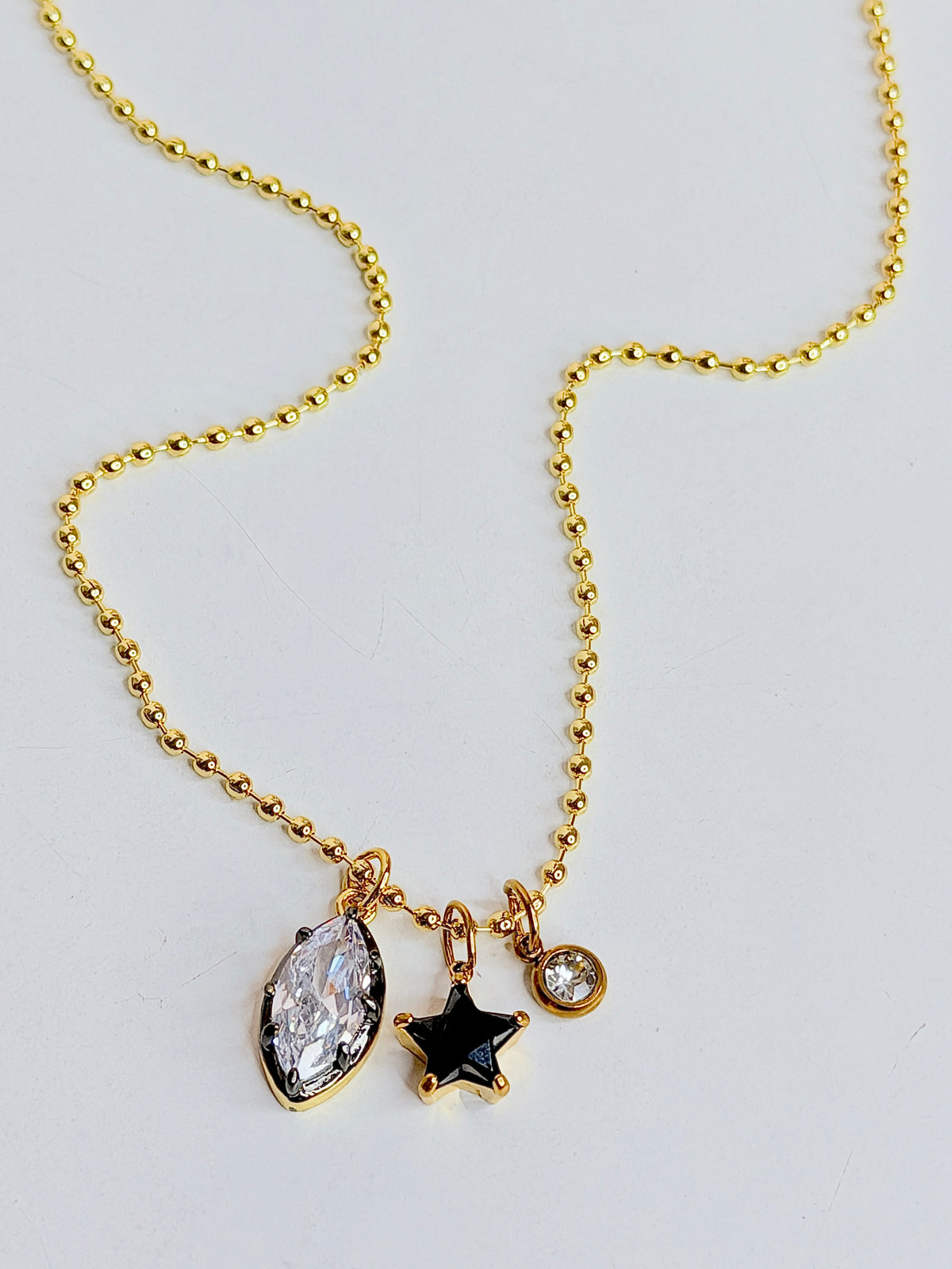 3 charm Necklace (d)