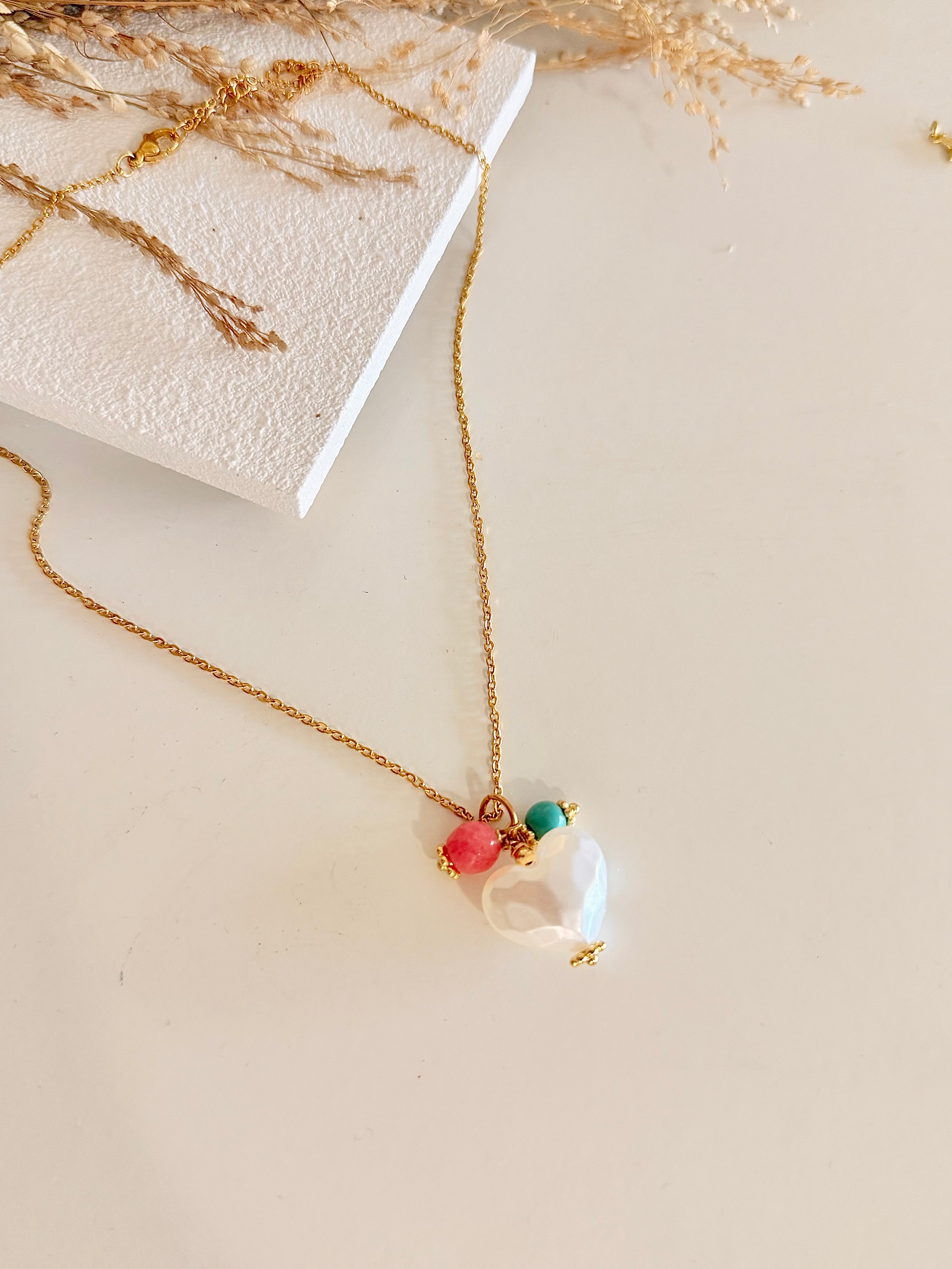 Sara Mujer de Fe Necklace