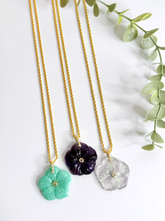 Sué Flower Necklace