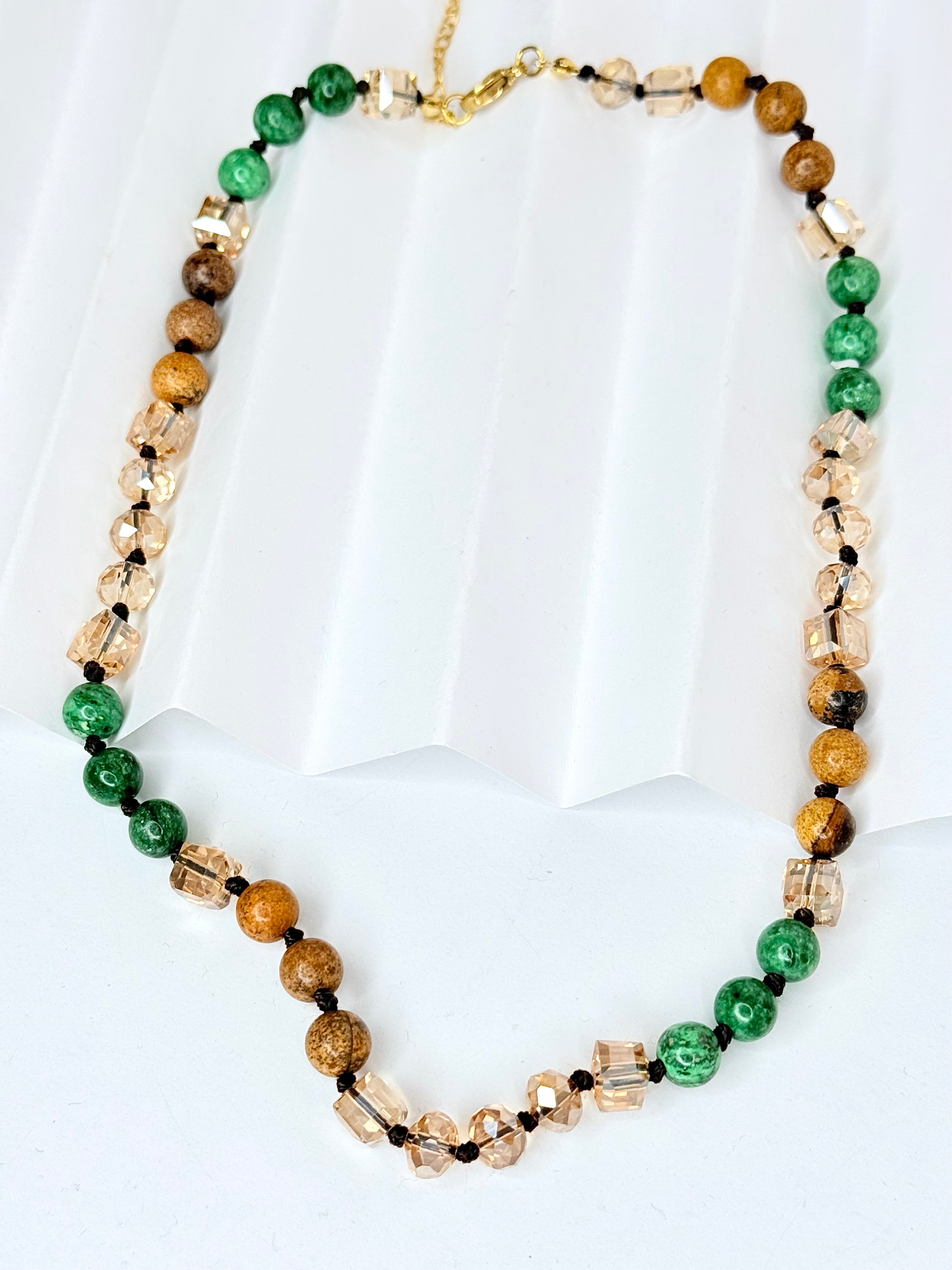 Lisi Semipreciosa Necklace (de venden por separado)