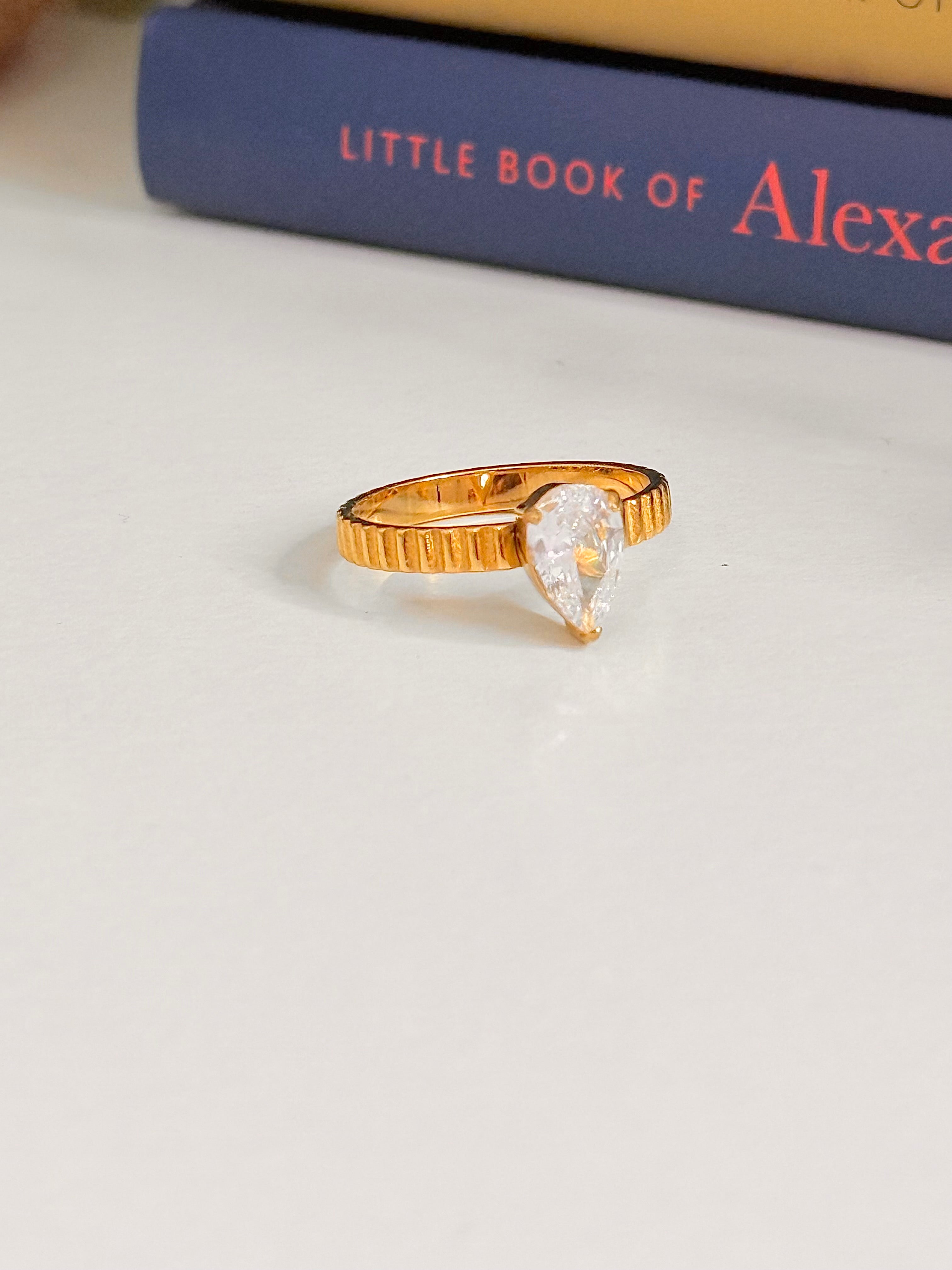 Reina Double Ring