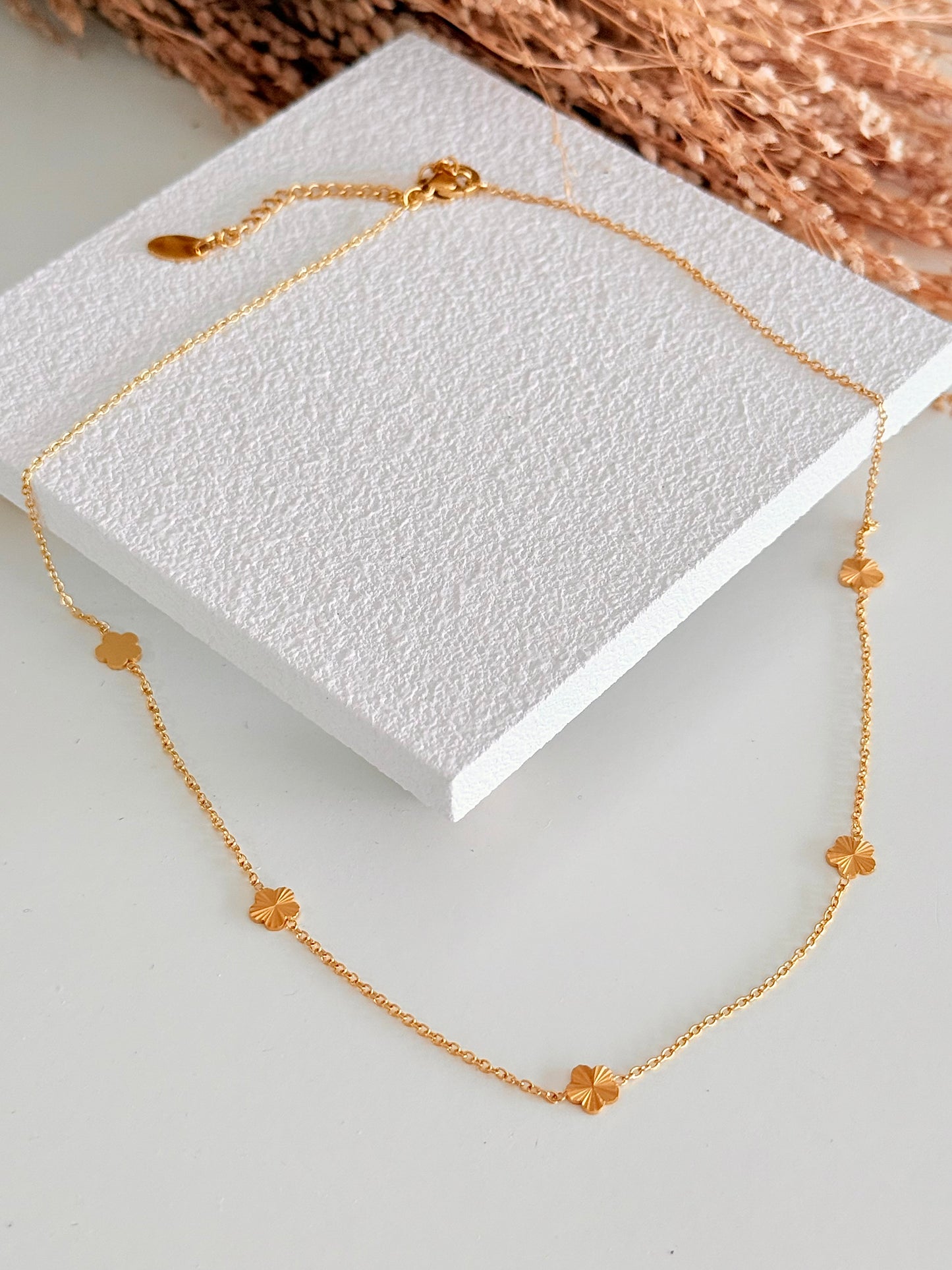Lily Necklace