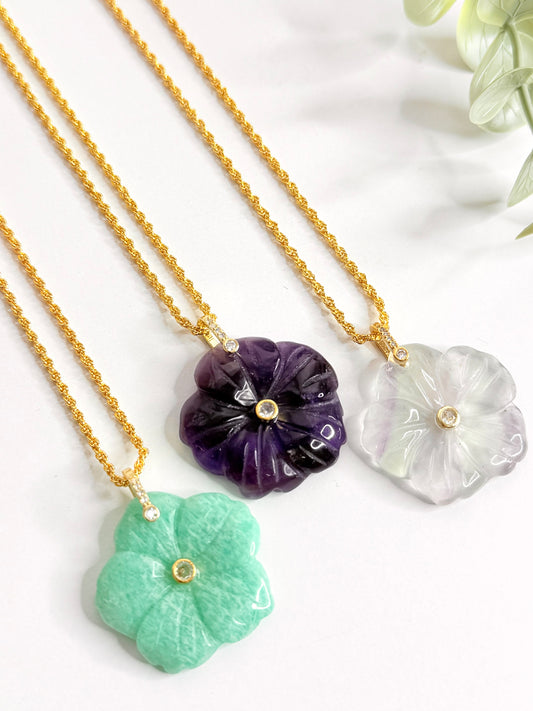 Sué Flower Necklace