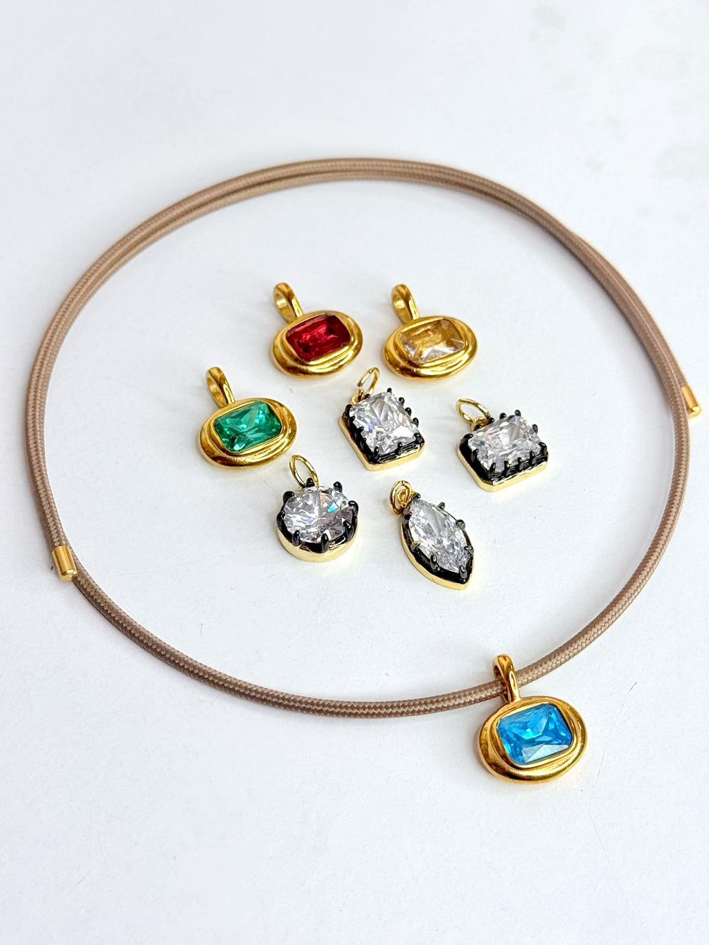Magnetic Necklace (charms se venden por separado)